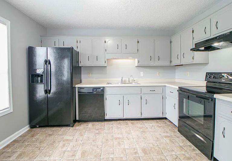 1212 Kendall Dr — Photo 7