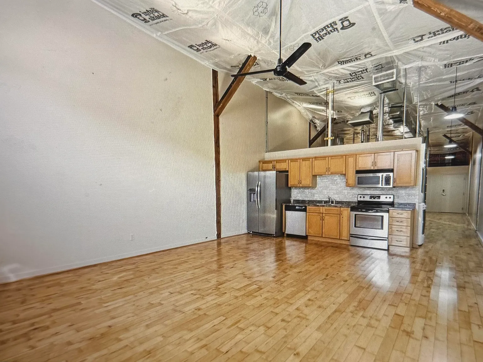 2 bed, 2.0 bath, 990 sqft, $2,000 — Photo 2