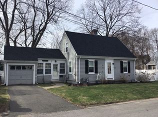 2 Coolidge Rd, Woburn, MA 01801