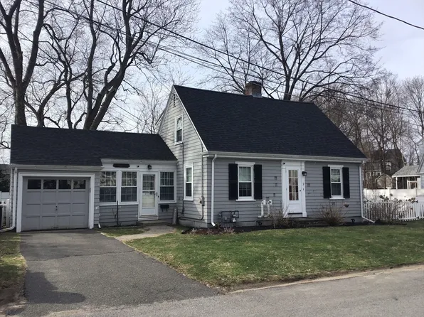 2 Coolidge Rd, Woburn, MA 01801