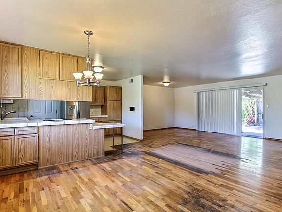 4th image of 1259 Daphne Dr