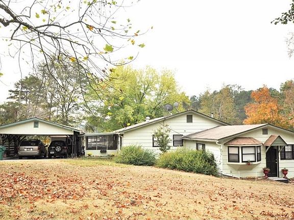 2nd image of 2459 Lakeshore Dr NE