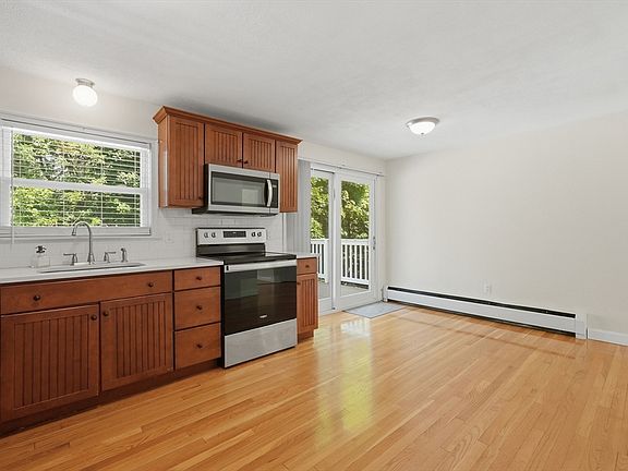 3rd image of 11 Fuller Rd