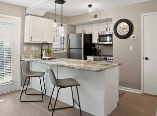 336 Crescent Spring Dr, Louisville, KY 40206