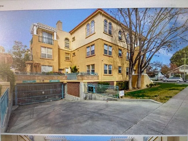 951 S 12th St #207 — Photo 25