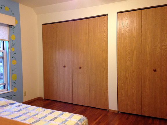 master bedroom (upstairs)