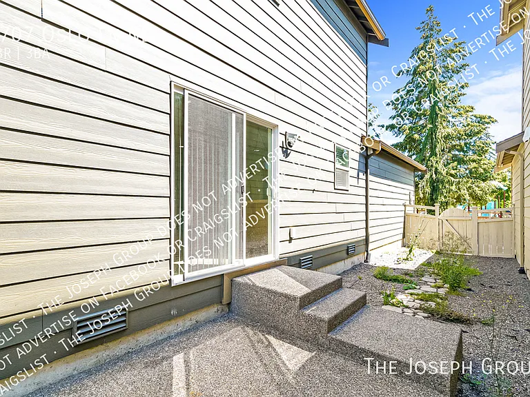 8707 Oslo Ln NE — Photo 19