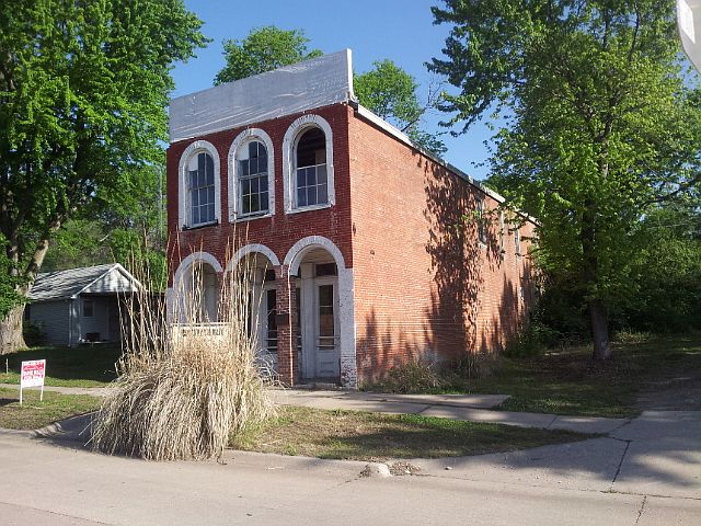 2nd image of 116 Main St
