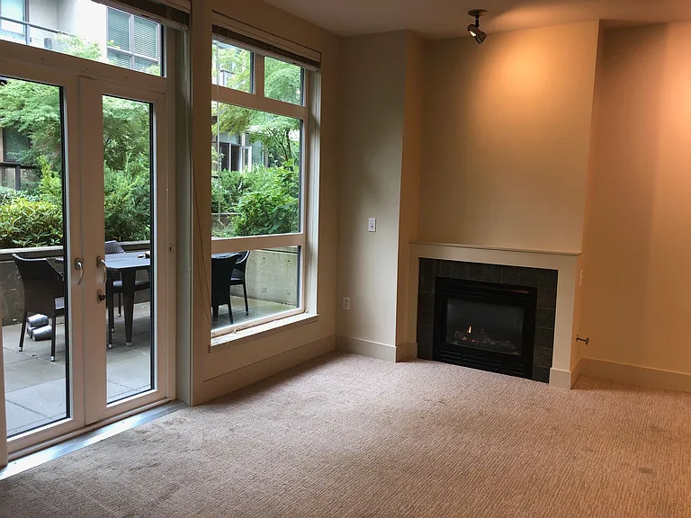 1700 N Northlake Way #106 — Photo 3