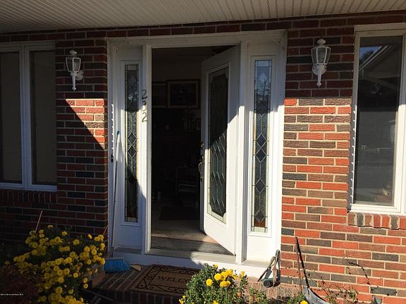 2nd image of 232 Freeport Blvd