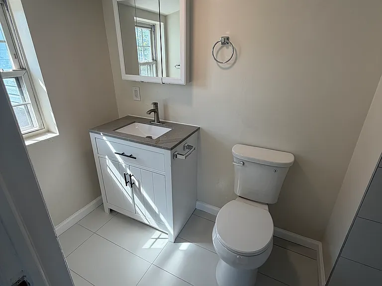 9 Hobart Pl #6 — Photo 6