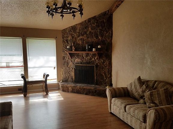 2nd image of 334 Softwood Dr
