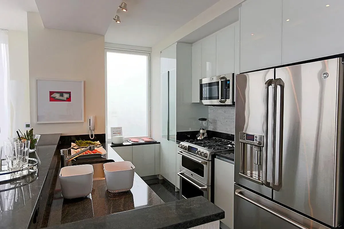 160 West 62nd Street — Photo 2