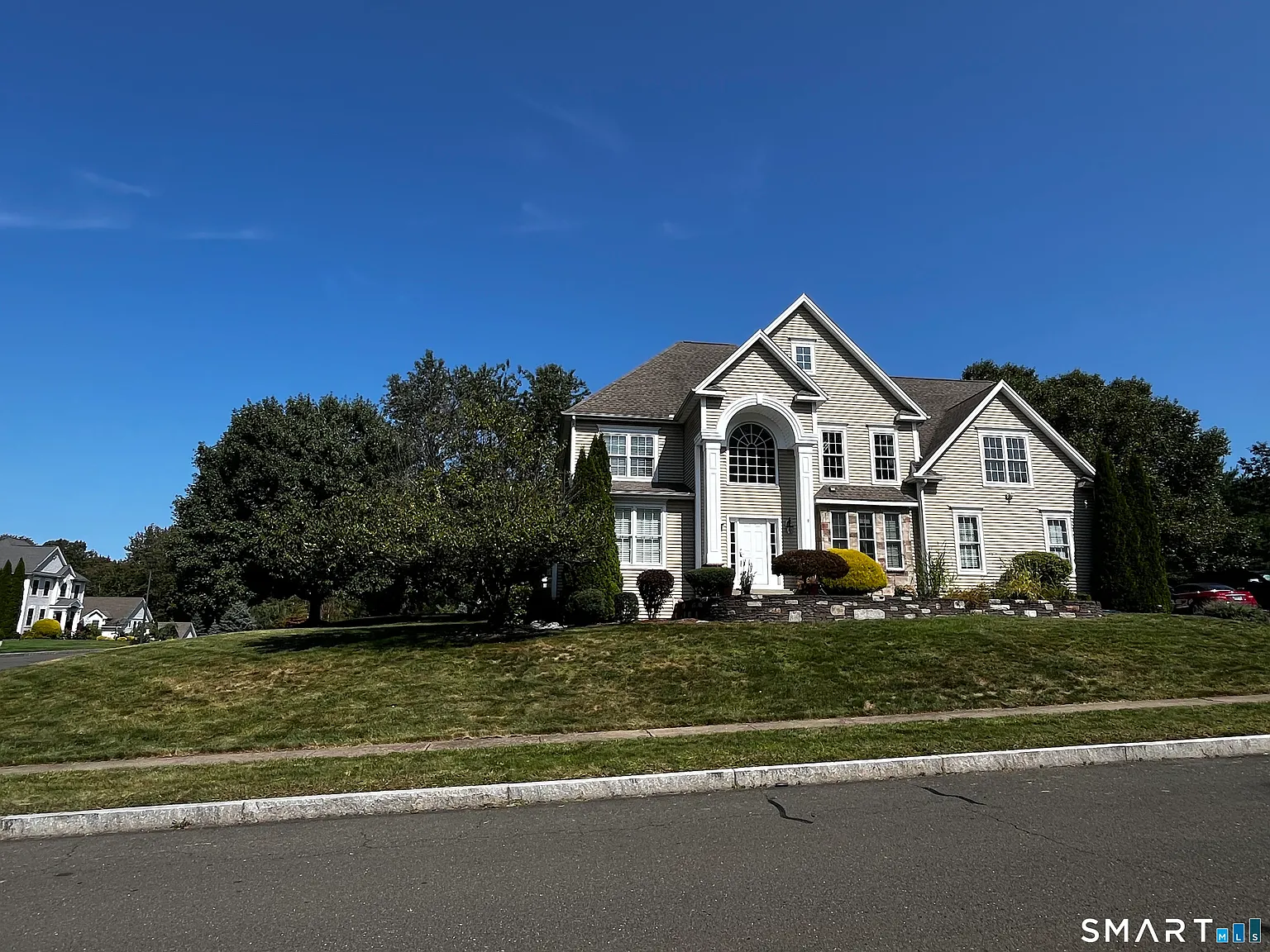 5 bed, 2.5 bath, 3157 sqft, $4,800 — Photo 1
