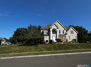 9 Trevor Ct, Manchester, CT 06040