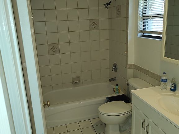 3rd image of 4512 SW 7th Pl