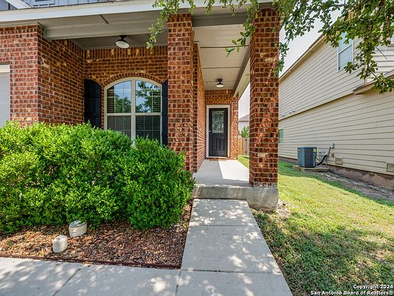 3rd image of 517 STONEBROOK DR