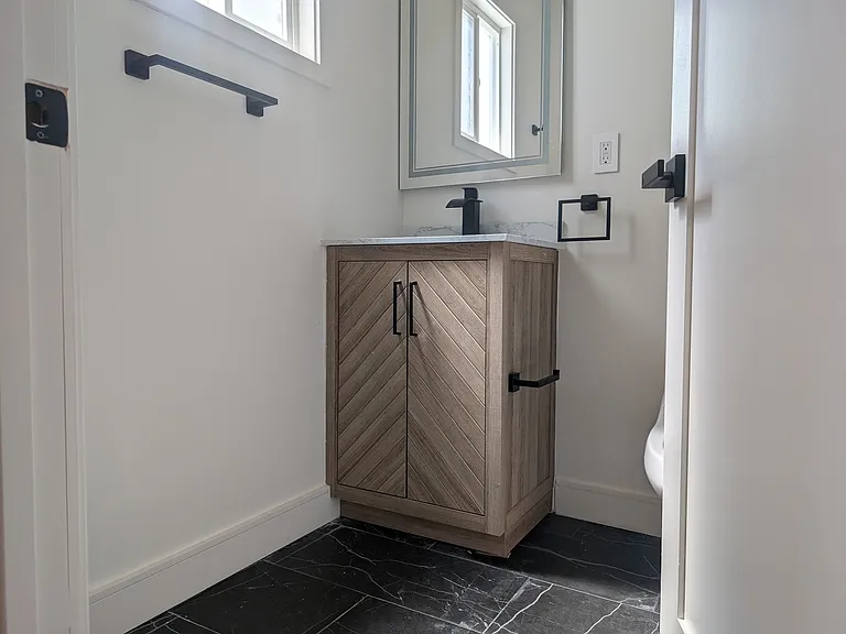 1127 1/2 Lodi Pl — Photo 16