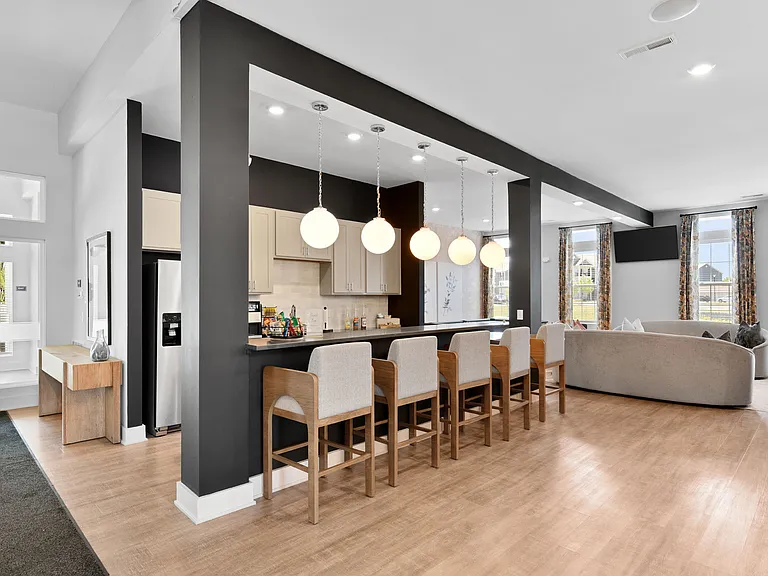Lawndale Commons — Photo 10