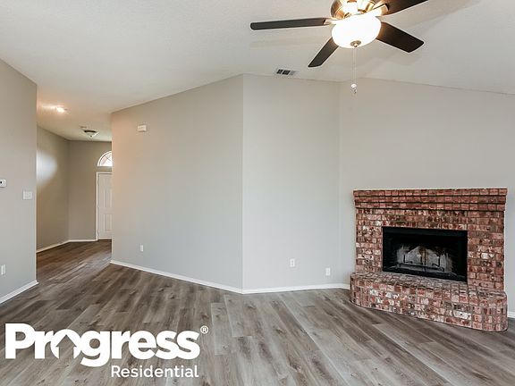 5th image of 2409 Redfield Dr