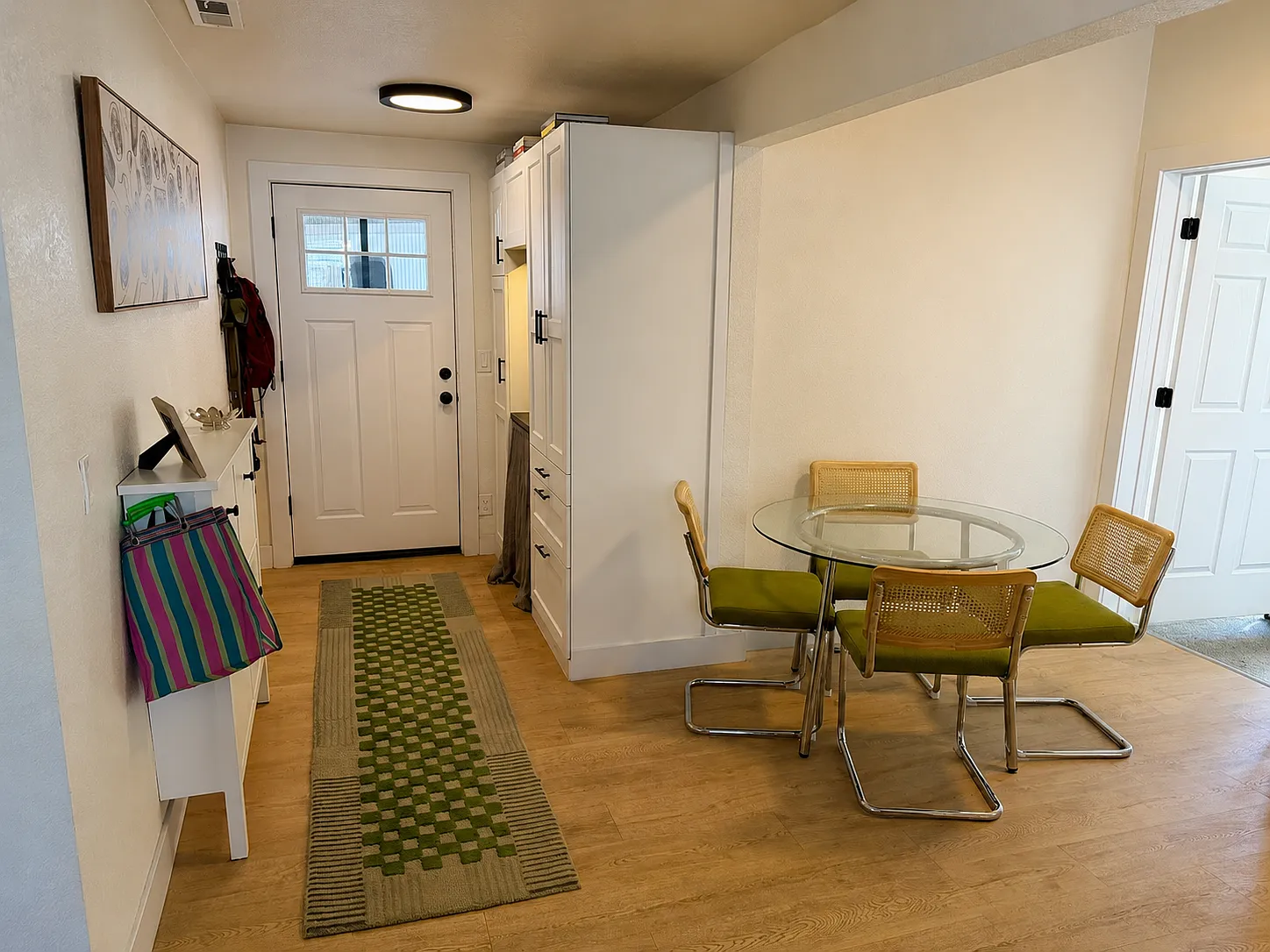 4 bed, 1900 sqft, $3,600 — Photo 2