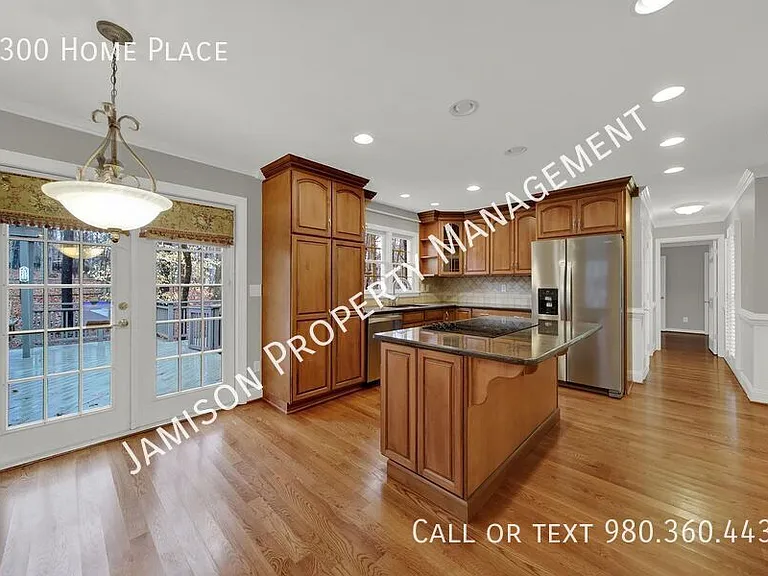 1300 Home Pl — Photo 14