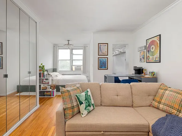 242 E 38th St APT 4E, New York, NY 10016