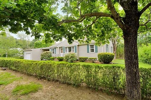 3rd image of 8 Daly Dr