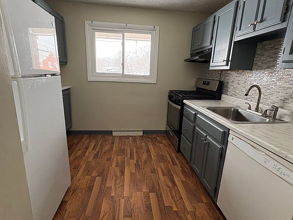 3rd image of 1515 Meadowbrook Dr APT 1