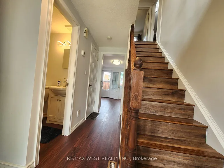10658 Atwater Cres — Photo 7