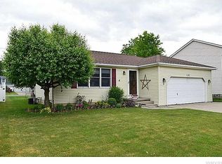 327 Oakdale Dr, North Tonawanda, NY 14120
