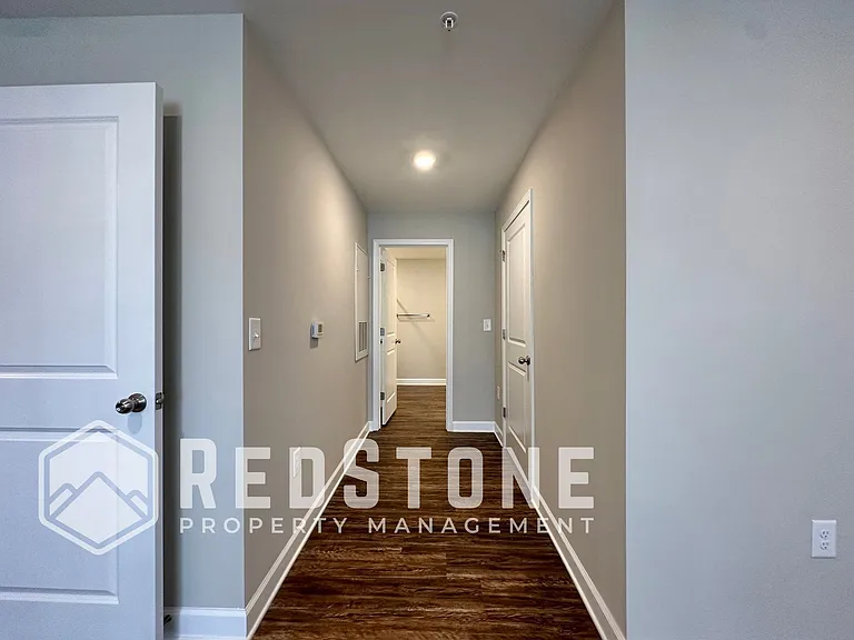 Westbrook Apartments — Photo 25
