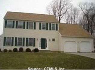 35 Fairlawn Dr, Wallingford, CT 06492