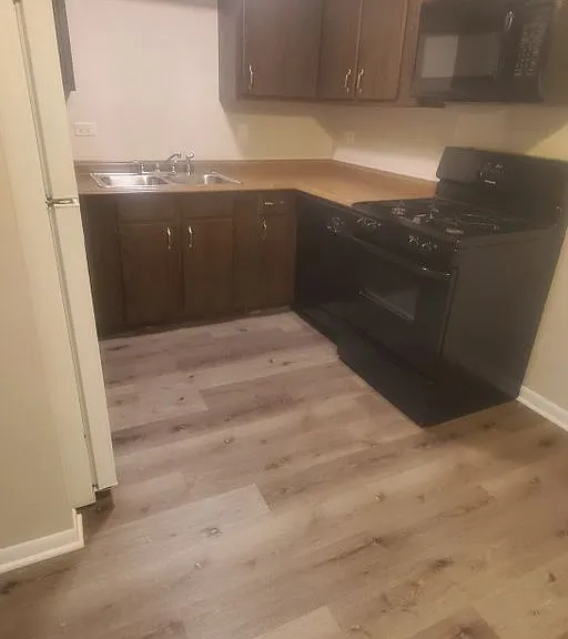 Colonial — Photo 16