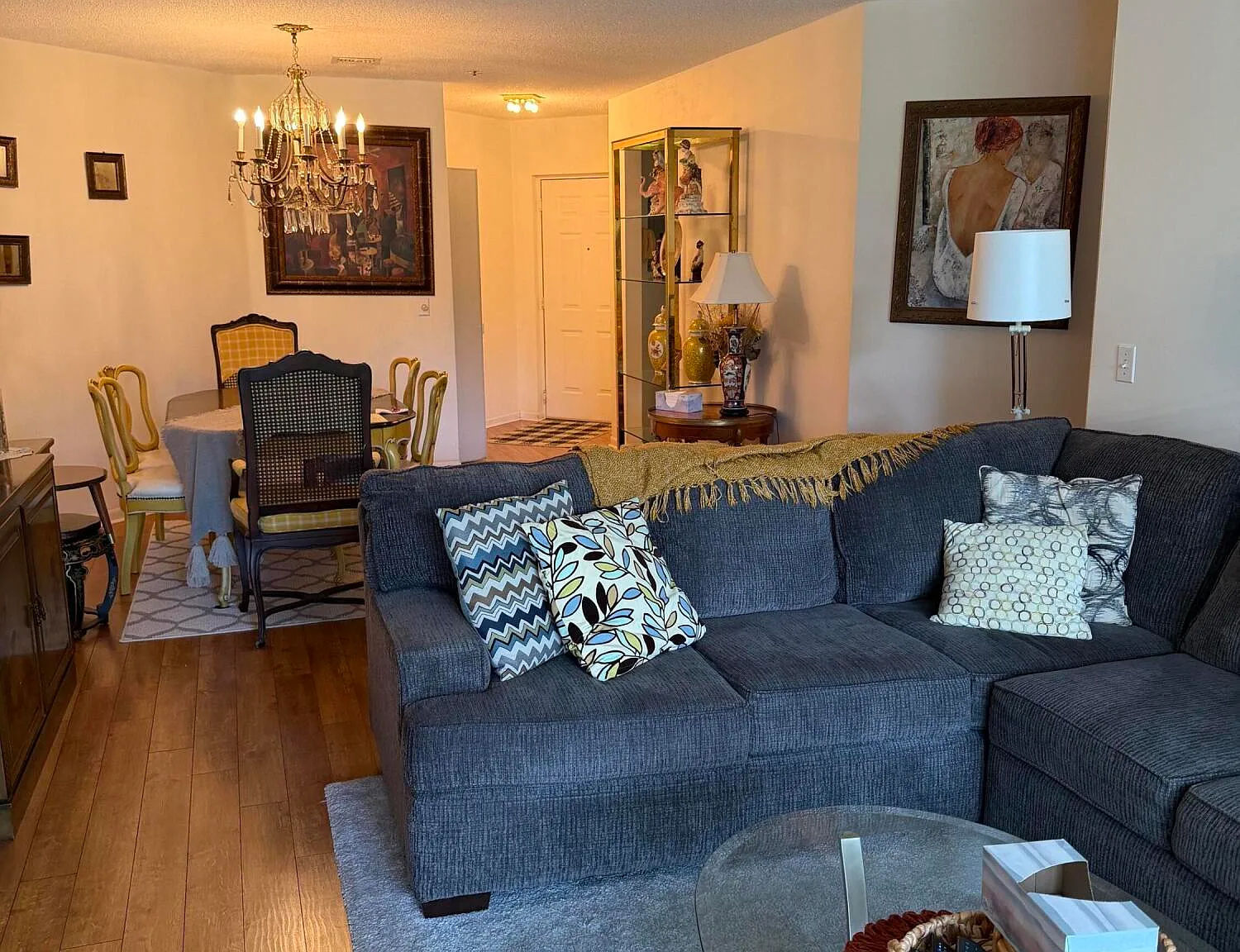 3 bed, 2.0 bath, 1374 sqft, $3,500 — Photo 3
