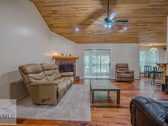 5th image of 926 Oak Hampton Rd