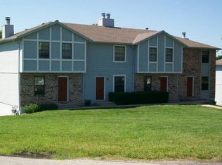331 NE Highland Ln, Blue Springs, MO 64014