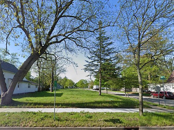 2nd image of 835 W Indiana Ave