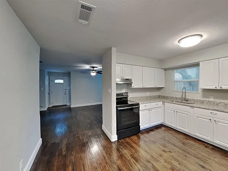 2445 McAdoo Ln — Photo 5