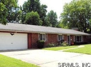 1304 Waverly Dr, Collinsville, IL