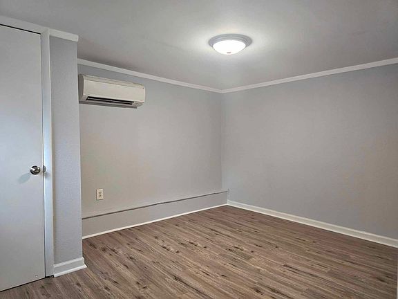 3rd image of 206 E Park St #0