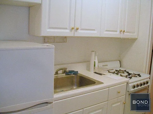 Rented by Bond New York | media 13