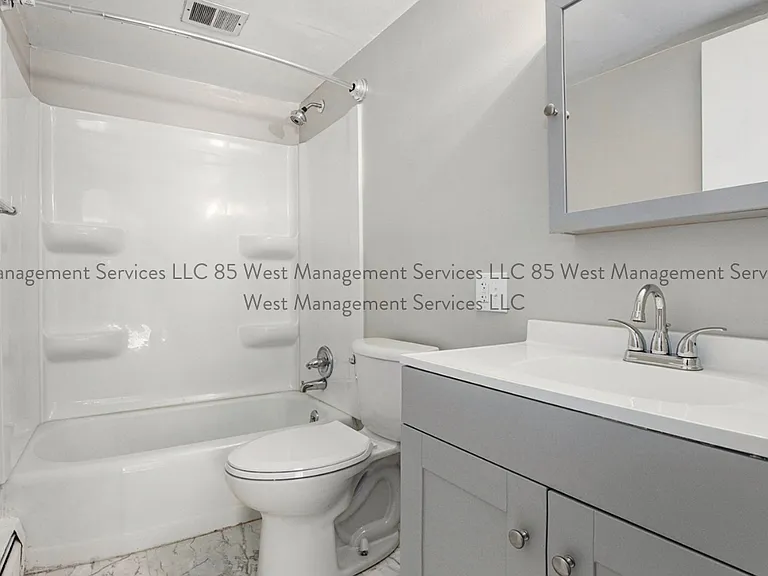 120 Leonard St NE #12 — Photo 6