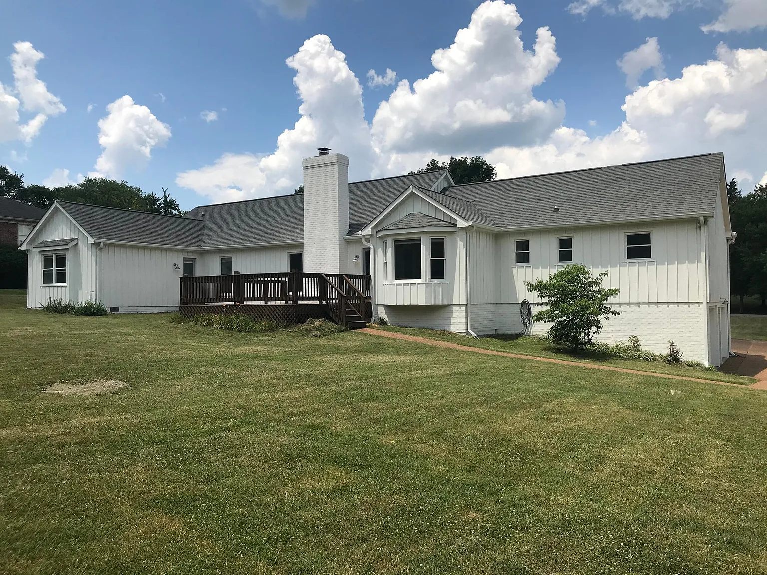 4 bed, 2.5 bath, 2875 sqft, $4,200 — Photo 3
