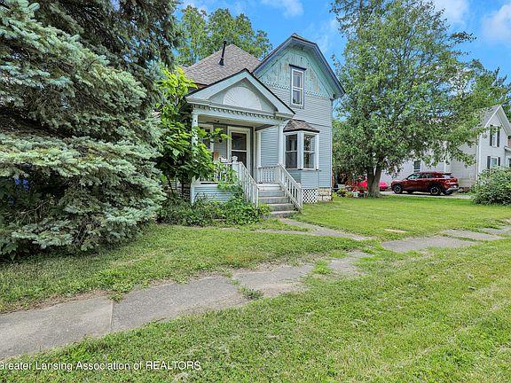 3rd image of 301 S Cedar St