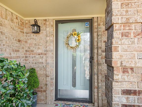 5th image of 1509 Sunny Glen St