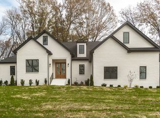 1215 Lake Marie Rd, Gallatin, TN 37066