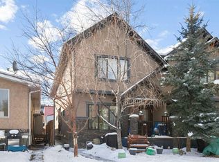 4709 NE 17th Ave NW #2, Calgary, AB T3B 0P4