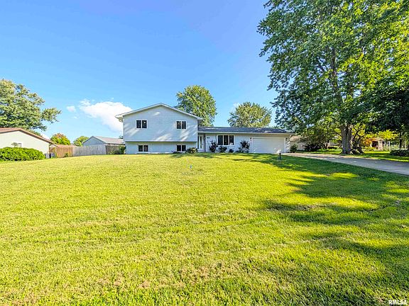 4th image of 818 Grandview Way