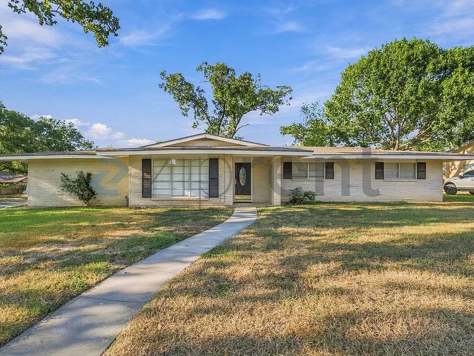 701 Windrock Dr